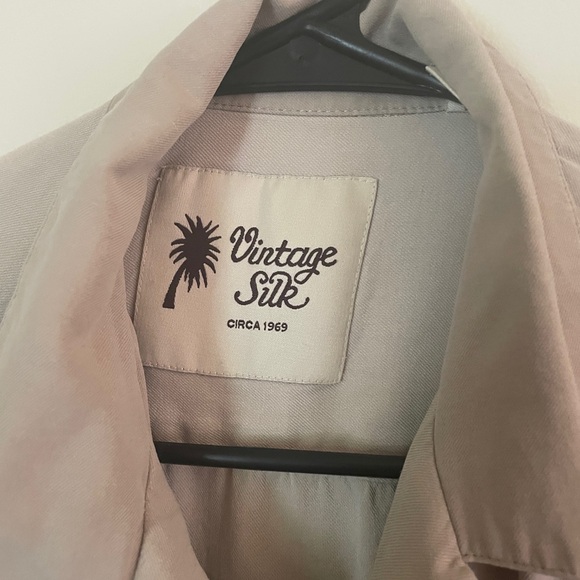 Vintage Silk men’s Cuban style Button Up - Picture 2 of 3